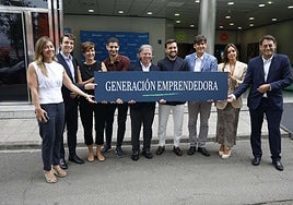 Vanessa Fernández, Ignacio Caamaño, Susana de la Fuente, Israel Gayoso, Alfredo Fernández Santos, Alberto García, el consejero Borja Sánchez, María Álvarez y Alfredo Suárez, al finalizar la jornada.