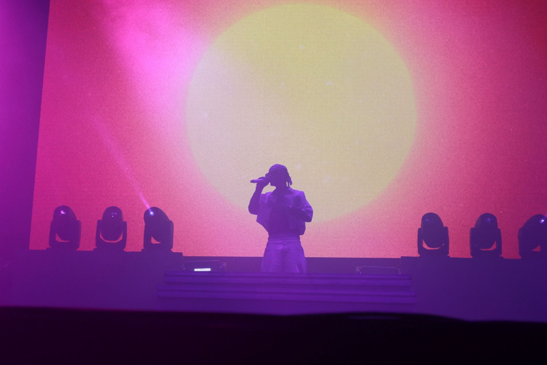 Abraham Mateo ilumina el escenario de Poniente, en Gijón