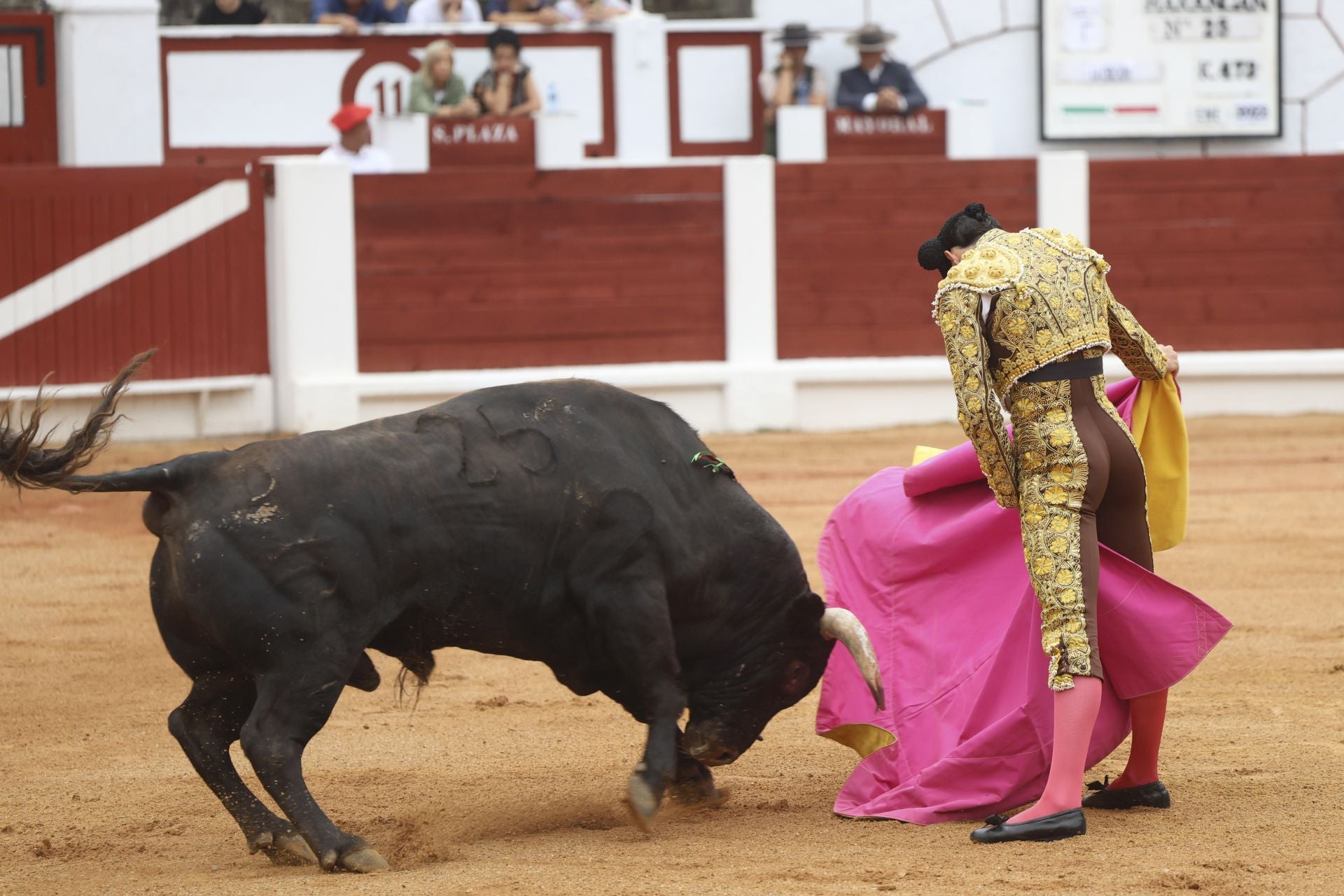 La primera corrida de la Feria de Begoña en imágenes