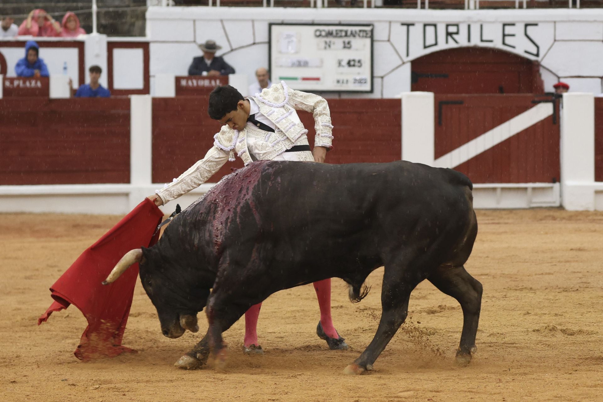 La primera corrida de la Feria de Begoña en imágenes
