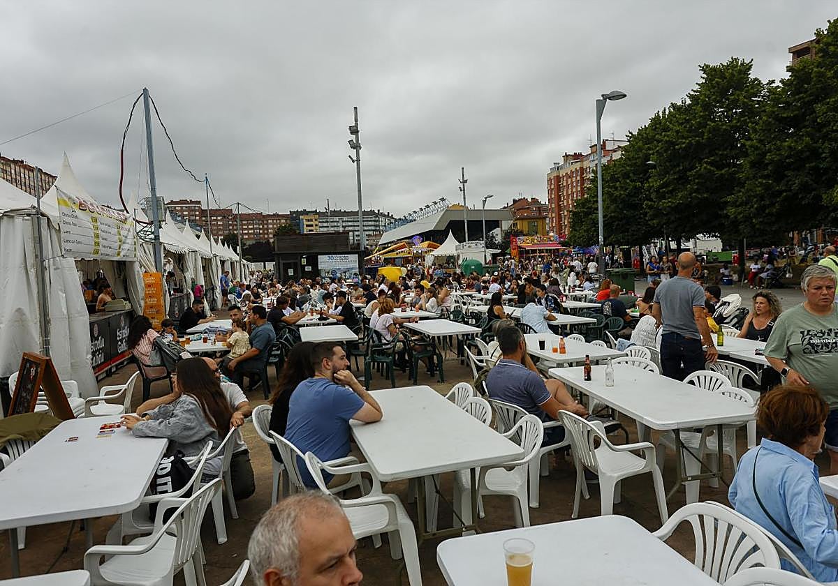 El festival coincidió el fin de semana con dos de las romerías más populares de Asturias: las piraguas y Xiringüelu.