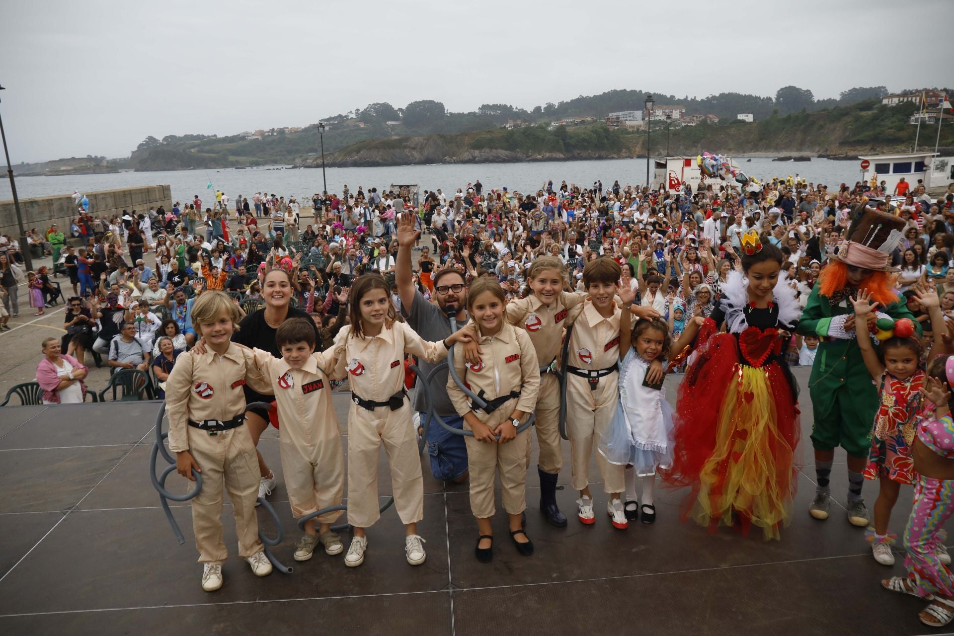 Luanco se llena de fiesta y disfracesen su tradicional carnaval de verano