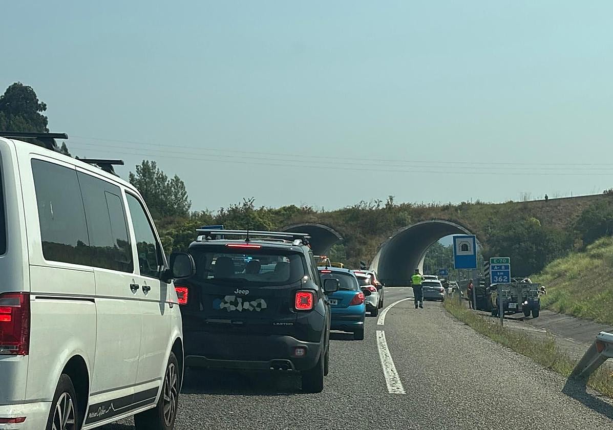 El lugar del accidente, junto al falso túnel a la salida de los túneles de la autovía entre Gijón y Villaviciosa