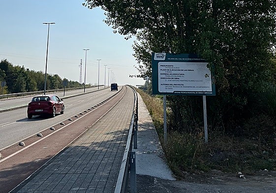 A la derecha, la parcela que se quiere ceder para la Ciudad de la Justicia, junto al vial de acceso a Parque Principado.