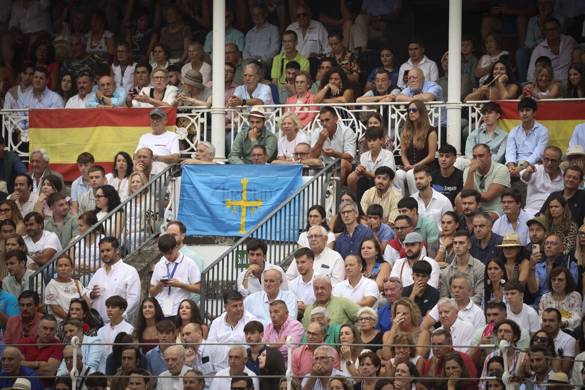 La cuarta de la Feria de Begoña de Gijón, con Fortes, Ortega y Roca Rey