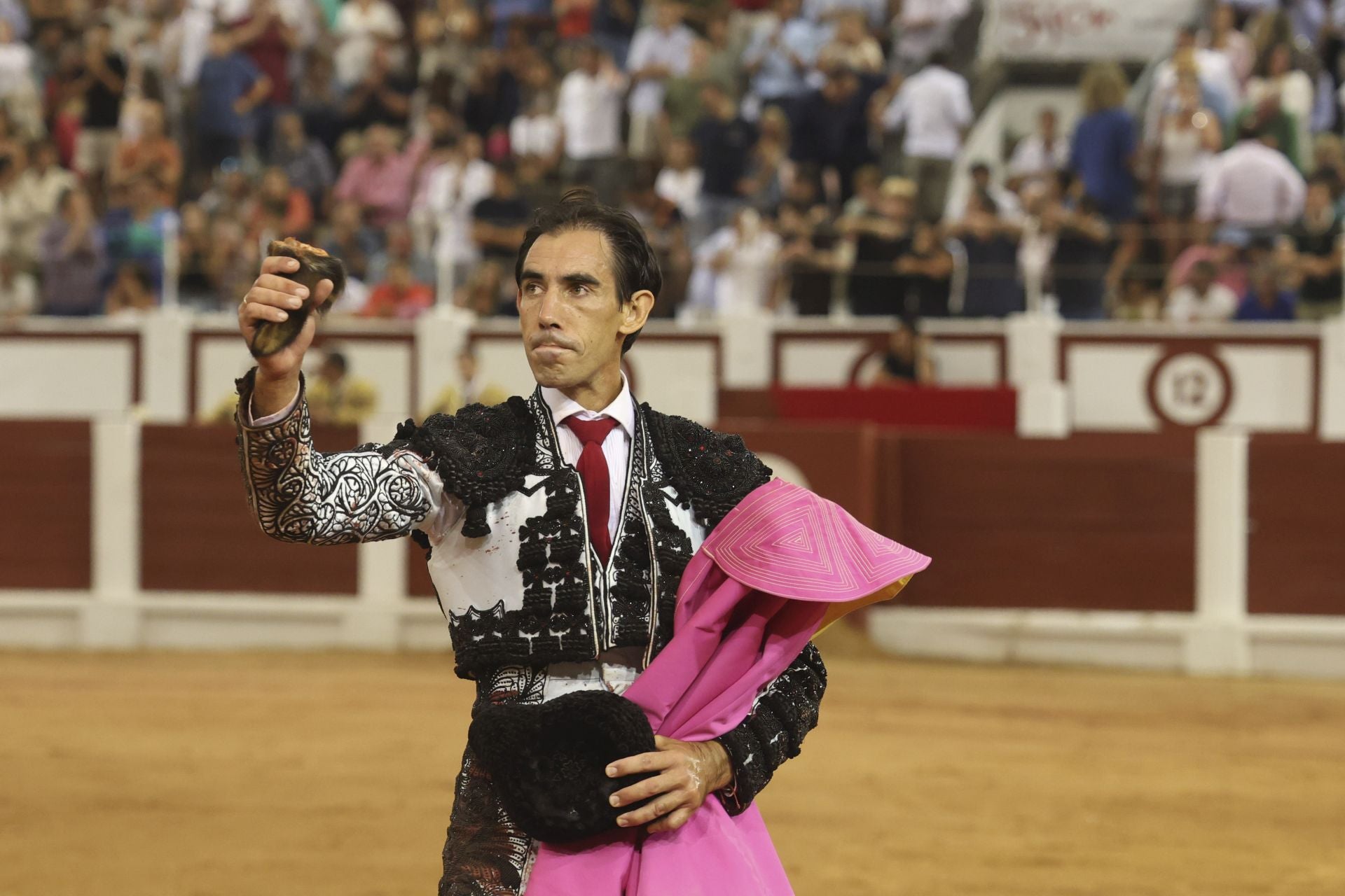 La cuarta de la Feria de Begoña de Gijón, con Fortes, Ortega y Roca Rey