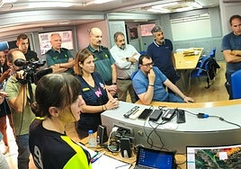 Adrián Barbón, en el Puesto de Mando Avanzado (PMA) habilitados en Cangas del Narcea.