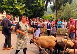 La Alzada Vaqueira toma las calles de Belmonte de Miranda
