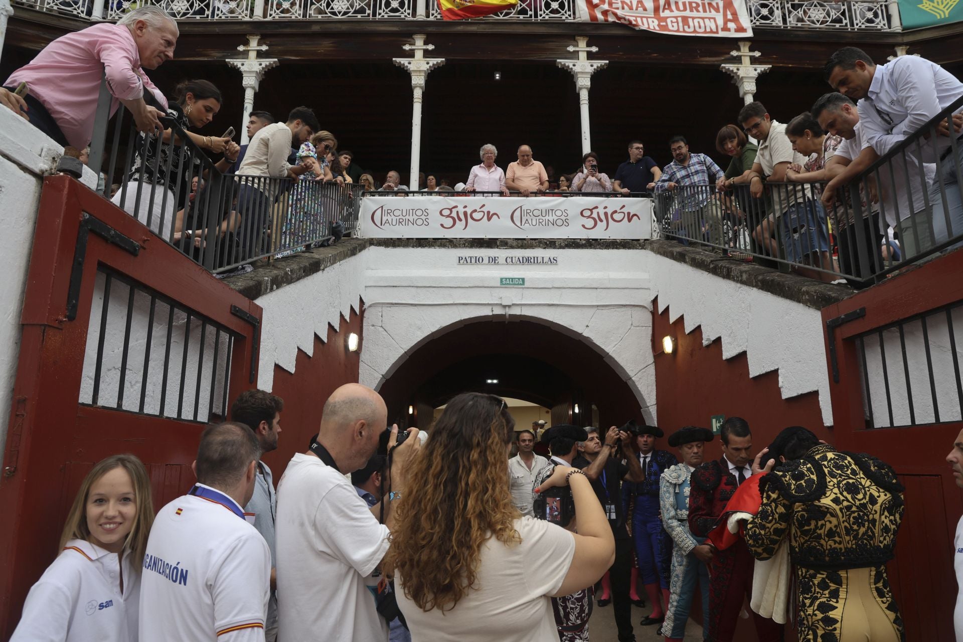 Último día de Feria taurina en Gijón: Manzanares y Talavante triunfan en El Bibio
