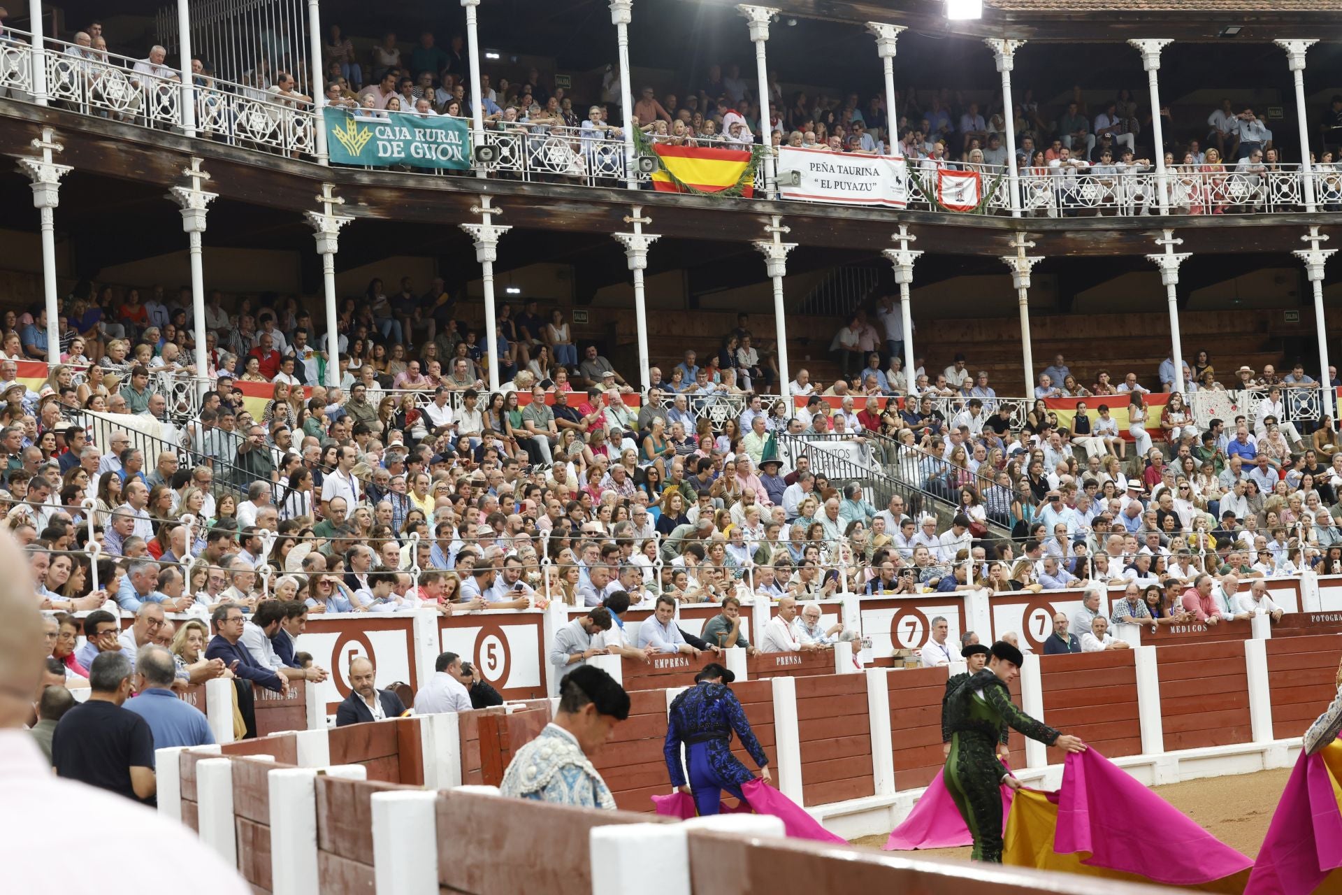 Último día de Feria taurina en Gijón: Manzanares y Talavante triunfan en El Bibio
