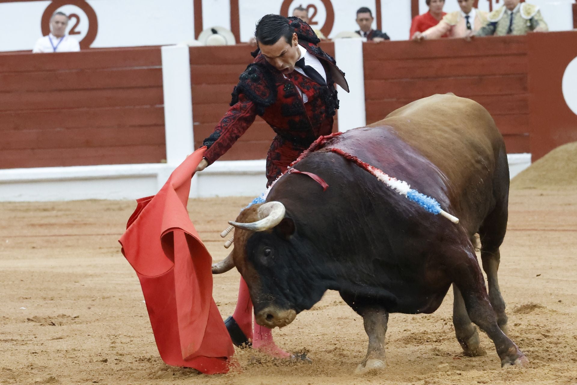 Último día de Feria taurina en Gijón: Manzanares y Talavante triunfan en El Bibio