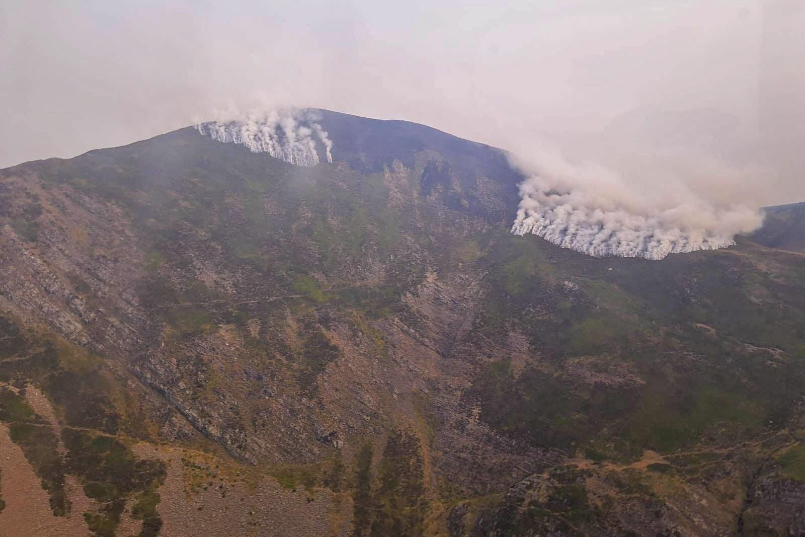 Incendio en la vertiente leonesa de los Picos de Europa