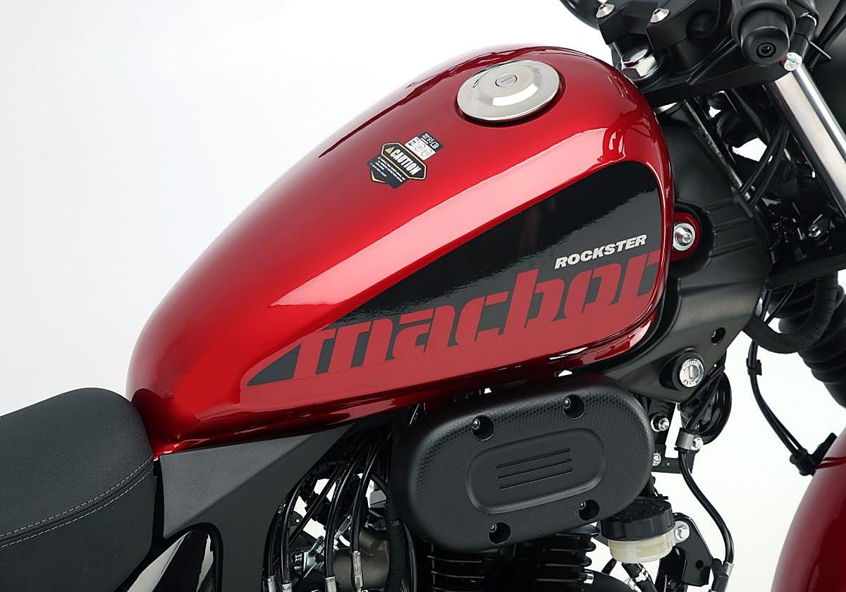 Su motor de 125 CC. alcanza los 12,24 CV. de potencia a 9.500 revoluciones.