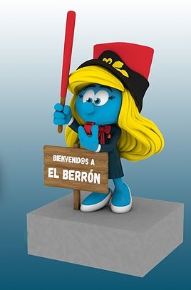 El alcalde de Siero, Ángel García, 'Cepi', presenta a Pitufa Ferroviaria en el lugar donde se va a colocar en El Berrón, junto a la edil de Educación, Eva Iglesias, y varias componentes de la Asociación de Jóvenes de la localidad, Laura Díaz, Alba Gómez y Naiara García .