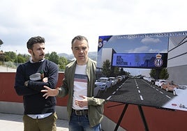 El presidente del Real Avilés, Diego Baeza, y el alcalde de Corvera, Iván Fernández cuando presentaron el proyecto de la ciudad deportiva en mayo de 2023.