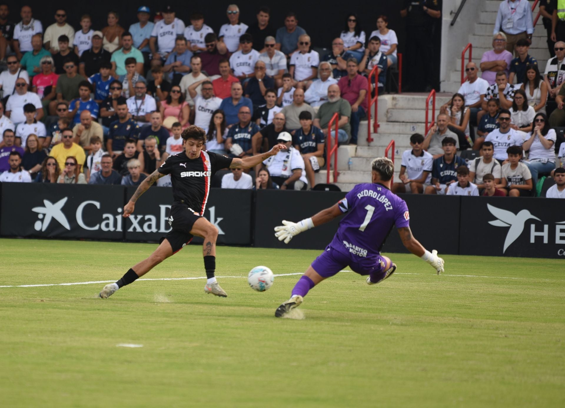 Fotos: Las mejores jugadas del A. D. Ceuta - Sporting de Gijón, en imágenes