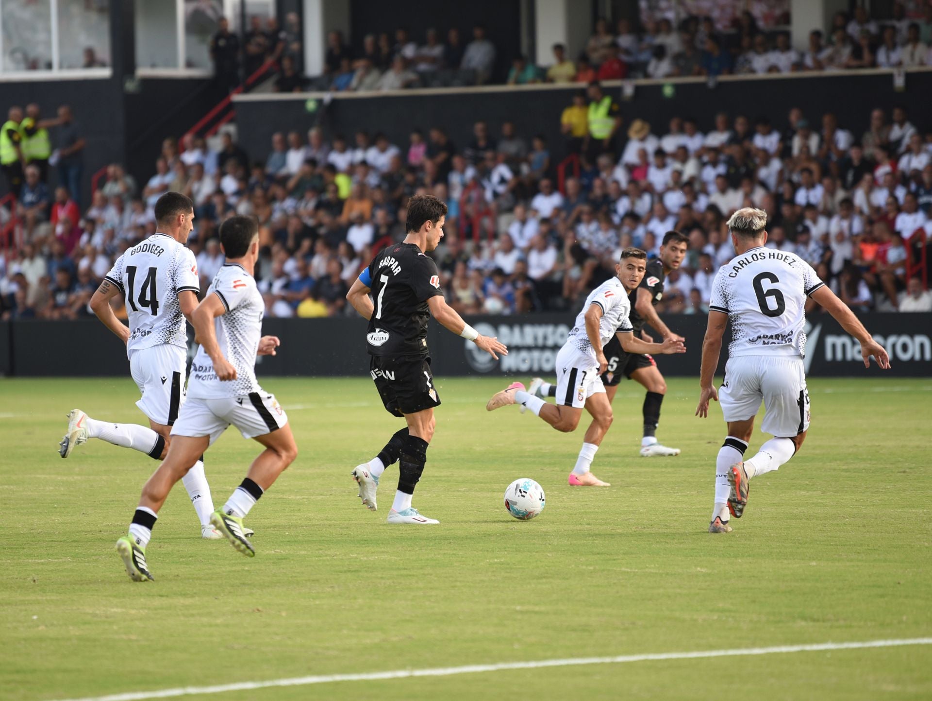 Fotos: Las mejores jugadas del A. D. Ceuta - Sporting de Gijón, en imágenes