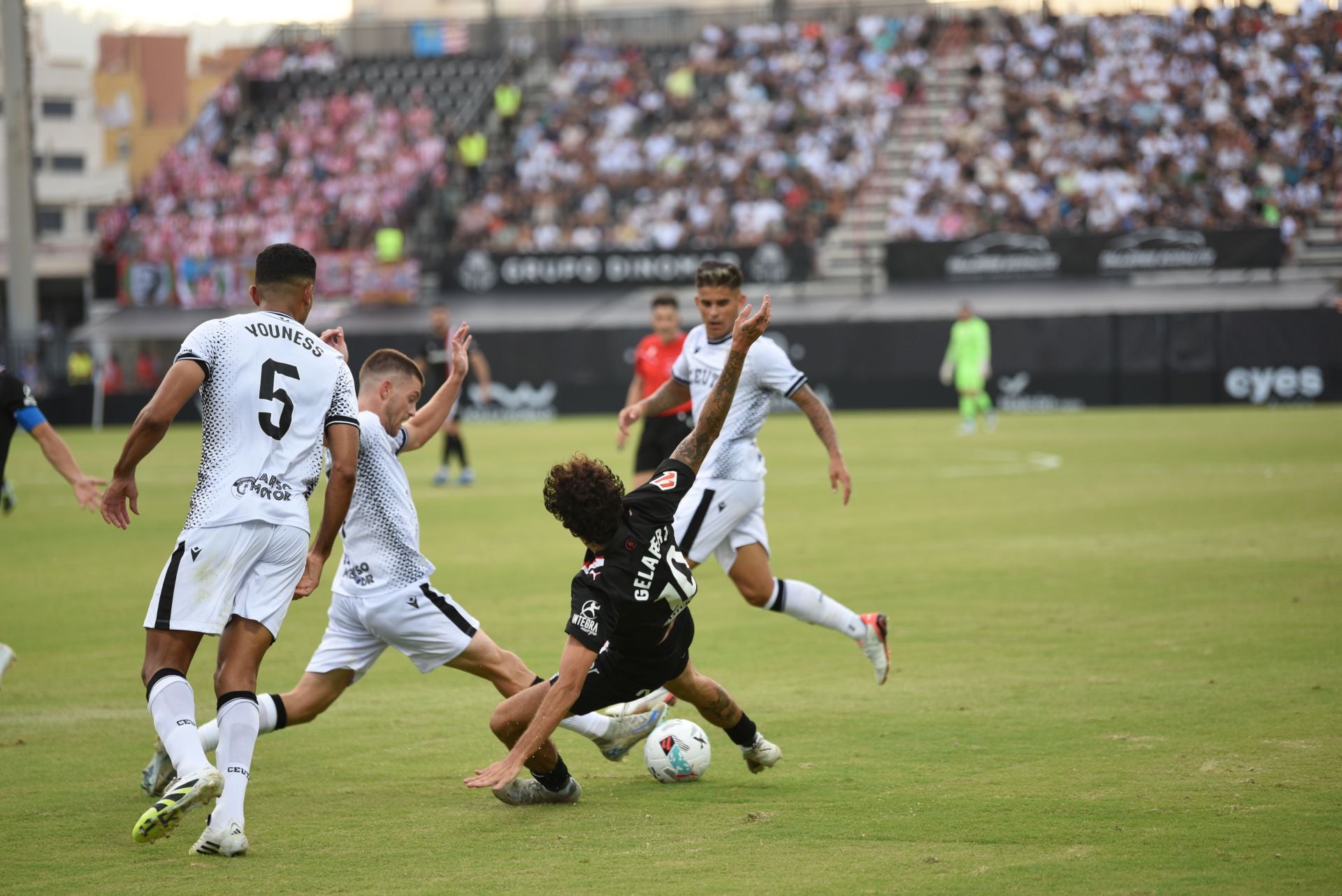 Fotos: Las mejores jugadas del A. D. Ceuta - Sporting de Gijón, en imágenes