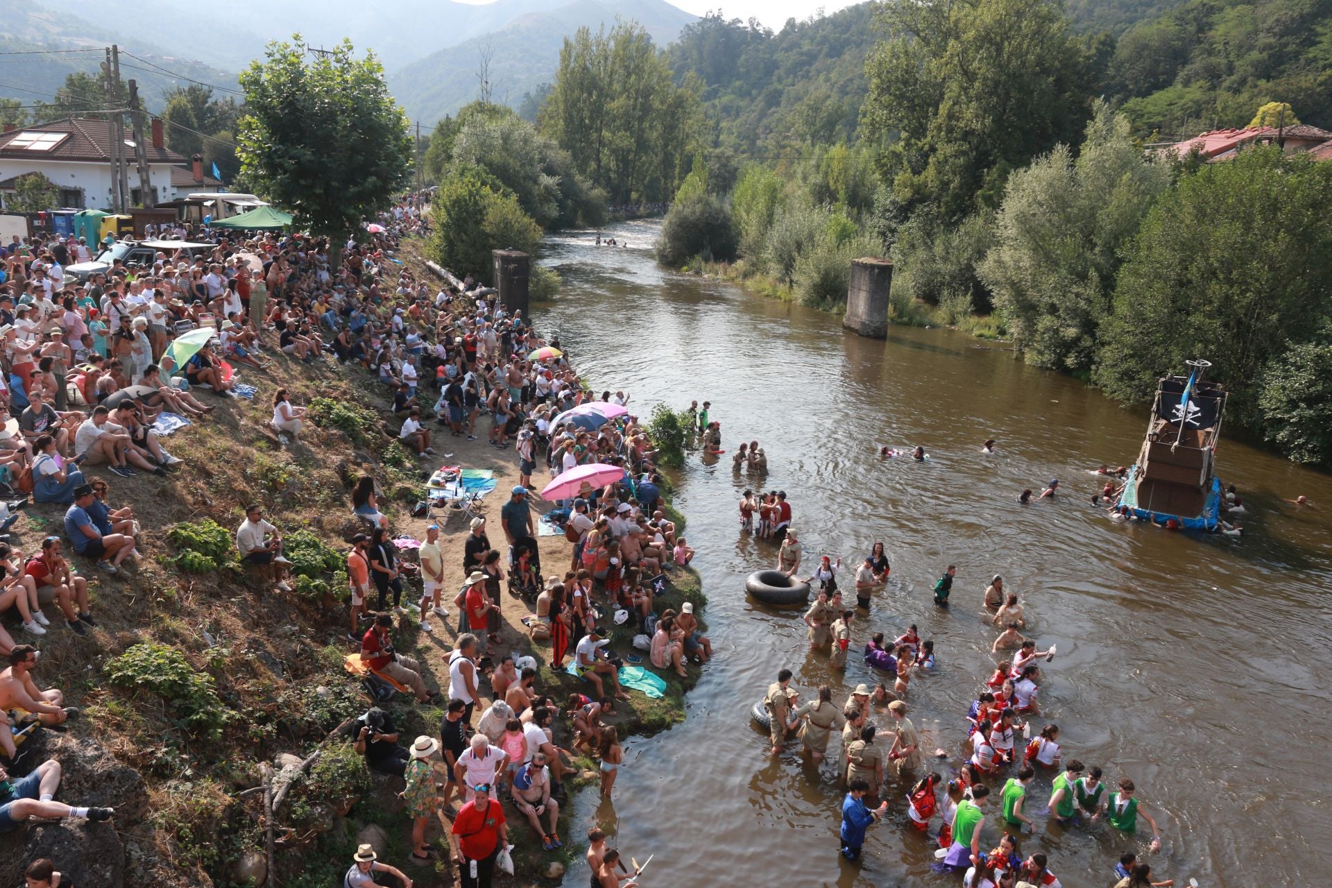¿Estuviste en el Descenso Folklórico del Nalón? ¡Búscate!
