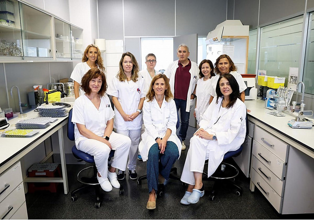 Por la izquierda, en primera fila, Elena Landeras, María Luisa Rodríguez y Paula Renedo; detrás, María Fernández, Laura Alonso, Delfina Puerta, Miguel Arias, Eva Segovia y Natalia Fraga.
