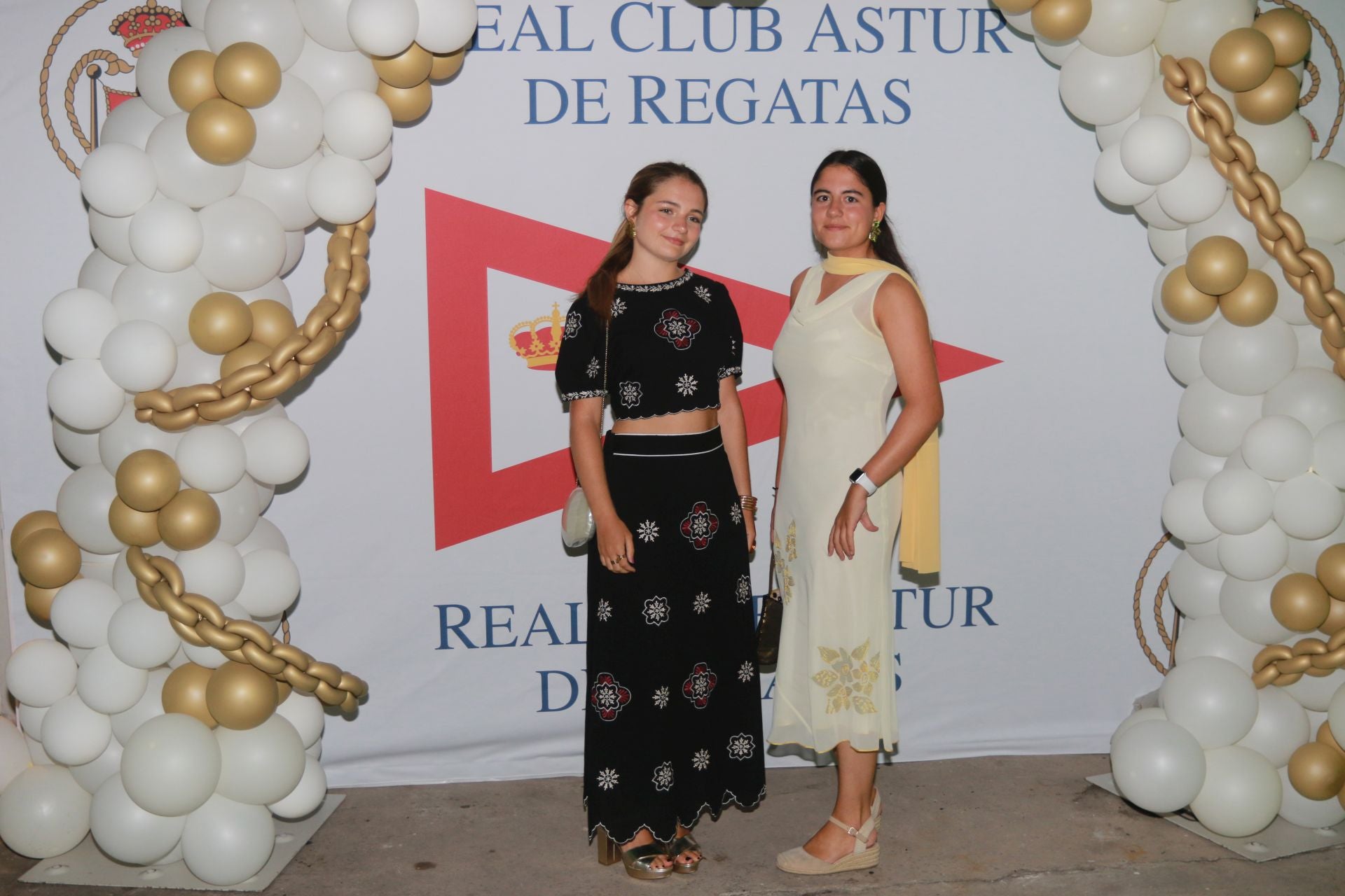 Fotos: Fiesta de la Piscina Junior en el Club Astur de Regatas de Gijón