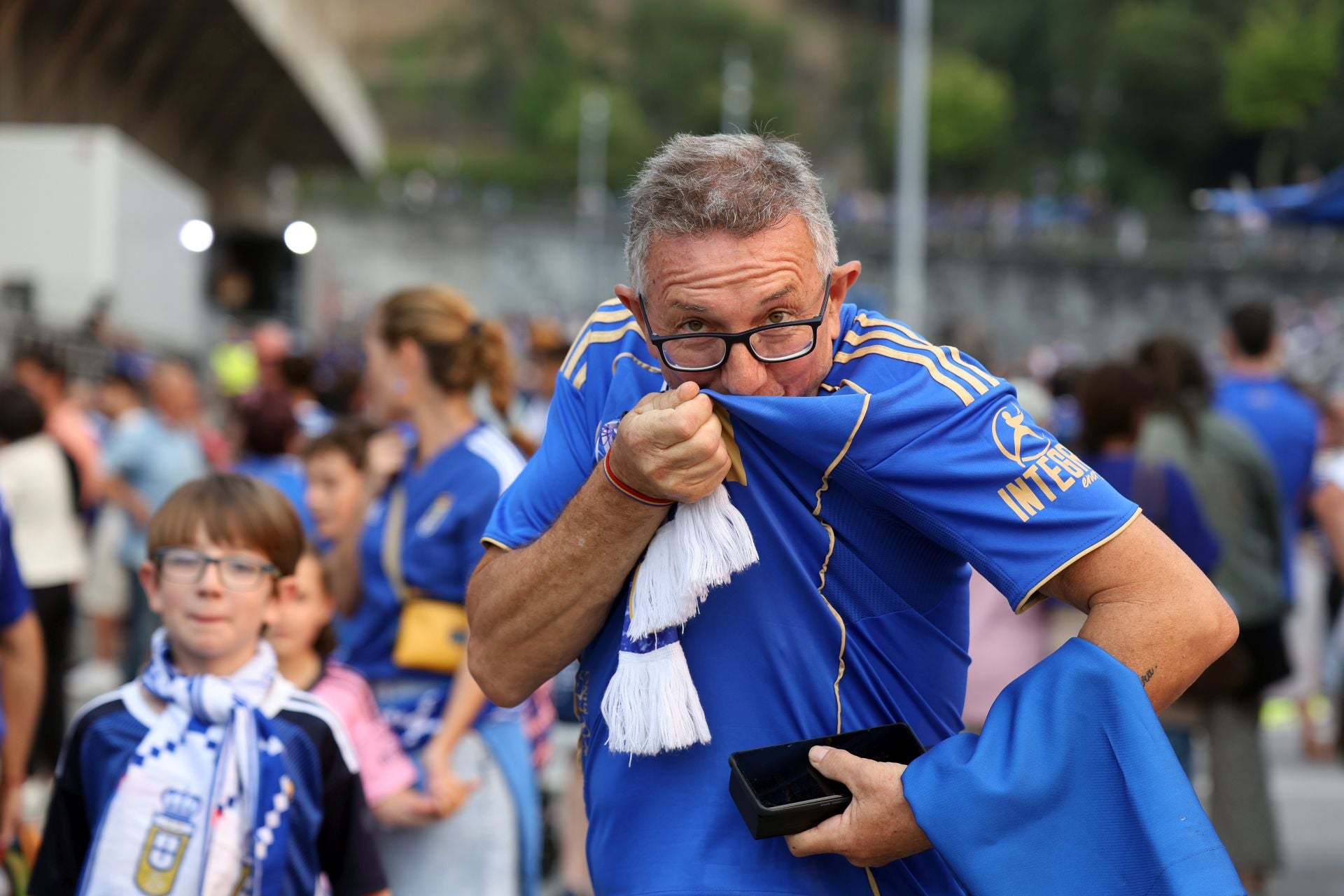 El Real Madrid llega a Oviedo arropado por numerosos fans: las fotos del momento