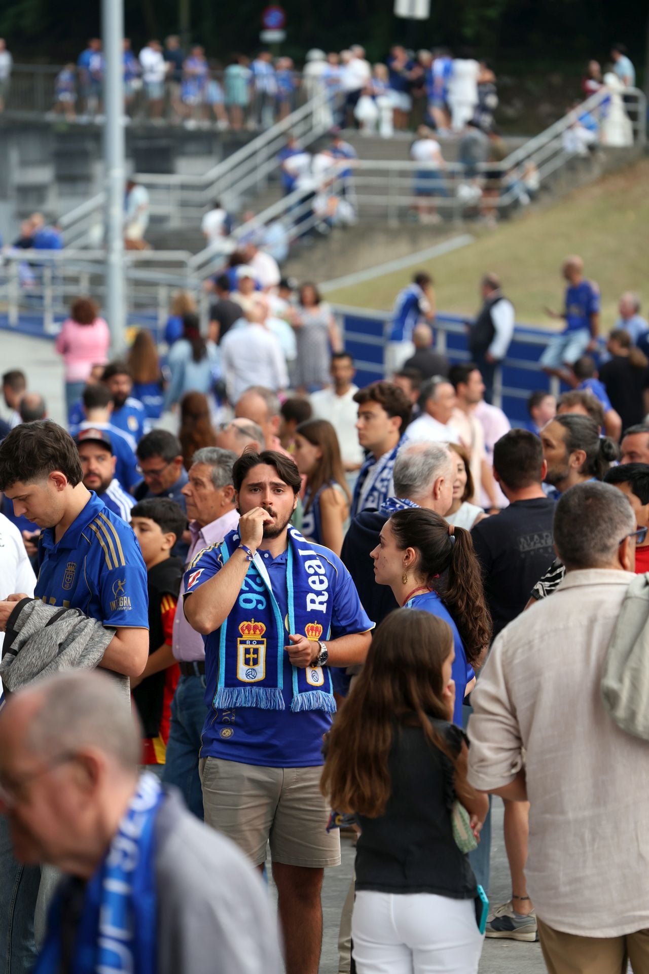 El Real Madrid llega a Oviedo arropado por numerosos fans: las fotos del momento