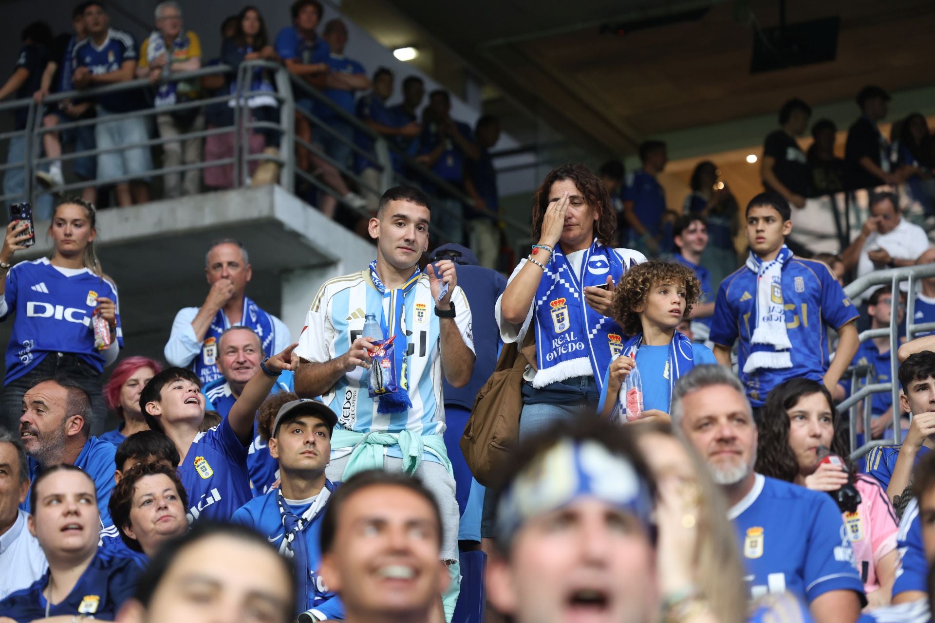 ¿Estuviste en el Real Oviedo - Real Madrid? ¡Búscate!