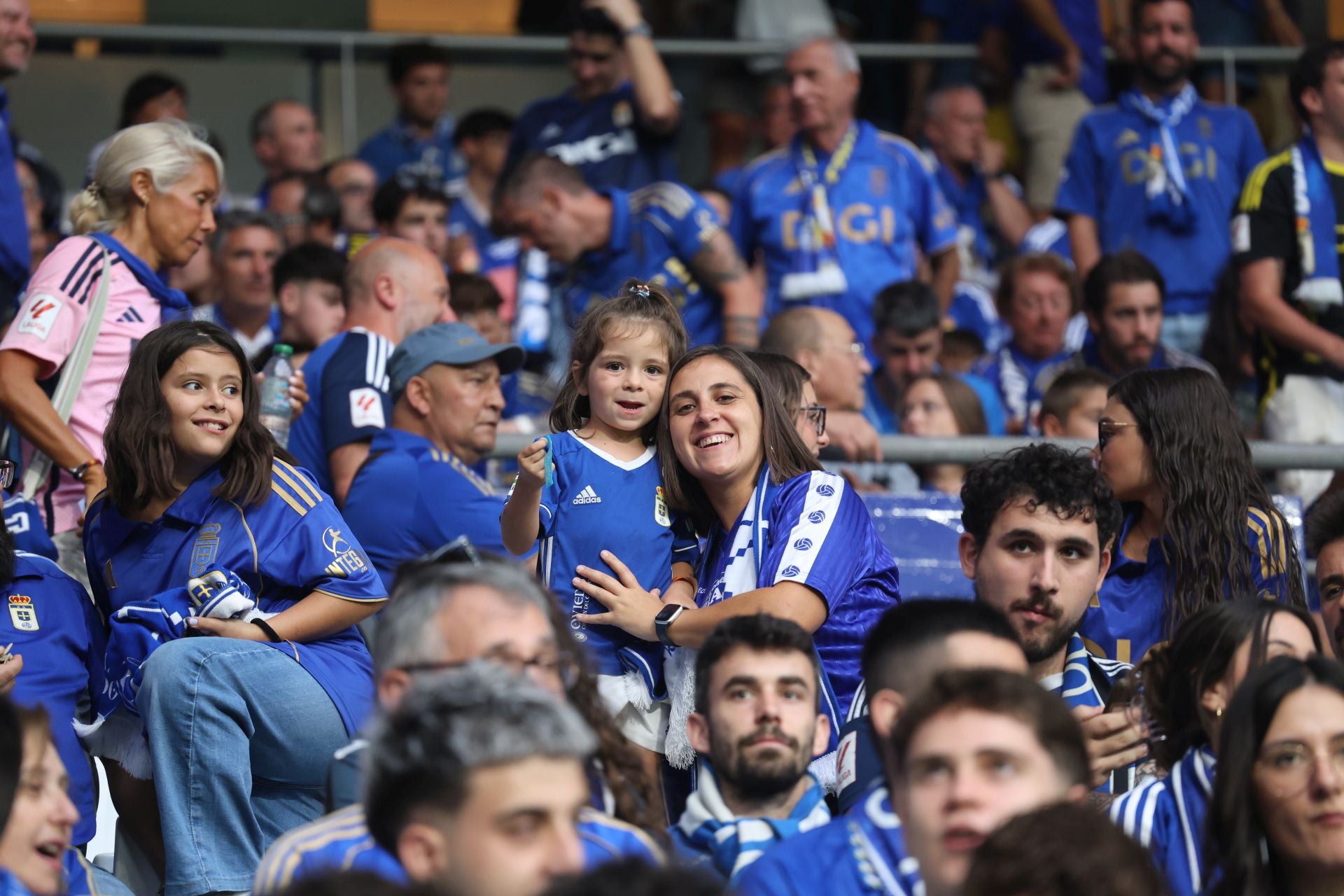 ¿Estuviste en el Real Oviedo - Real Madrid? ¡Búscate!