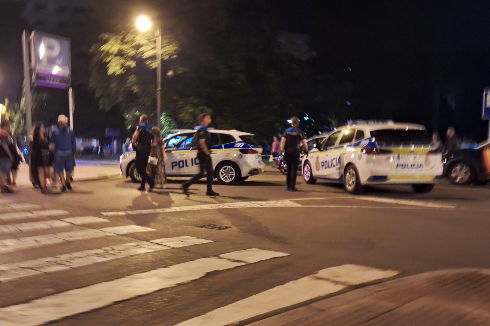 Despliegue policial en La Exposición por un altercado entre jóvenes