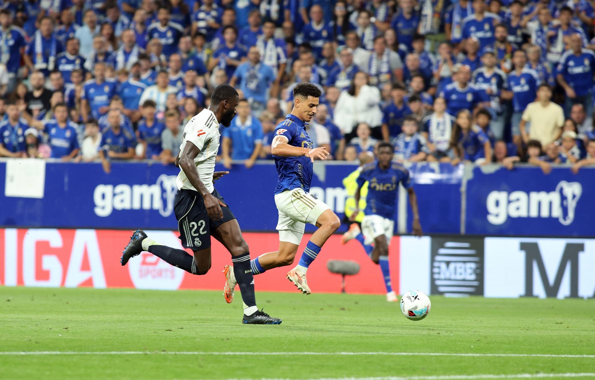 Las mejores jugadas del Real Oviedo - Real Madrid en imágenes