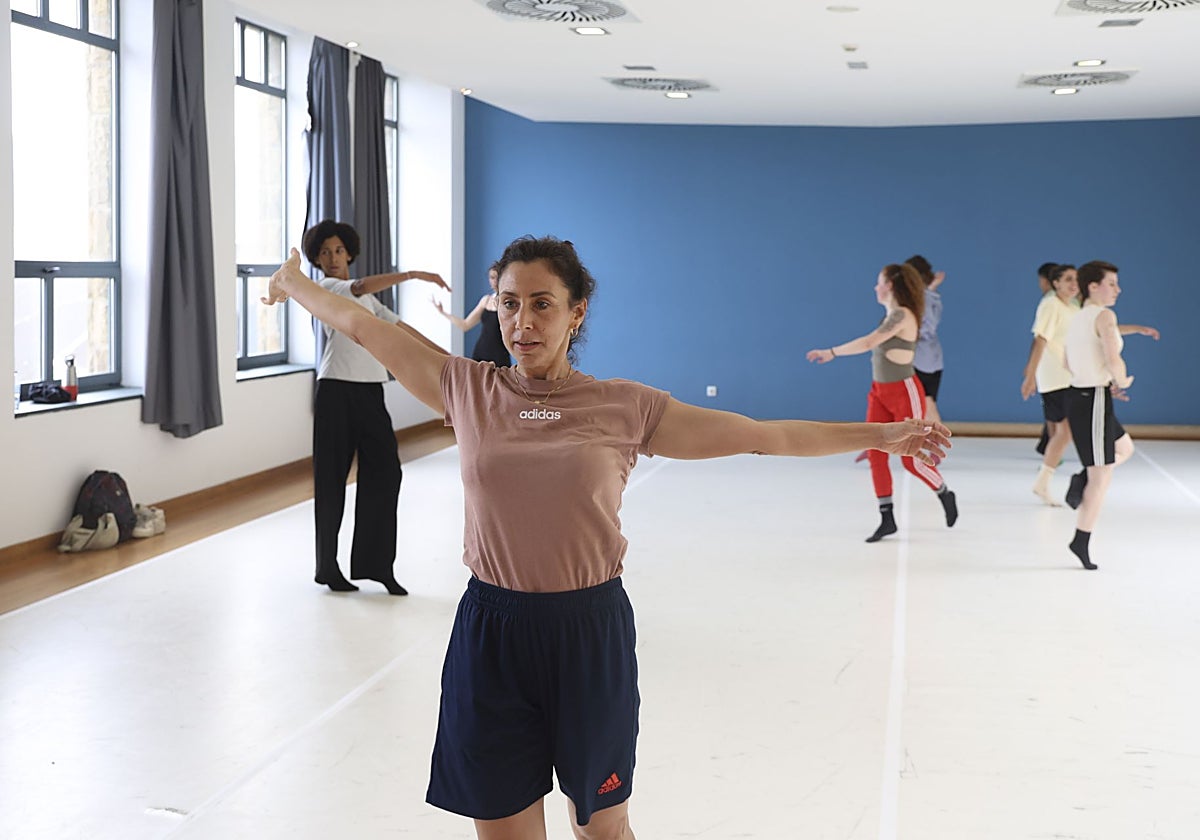 Dana Raz lidera este proyecto que busca impulsar la danza contemporánea.