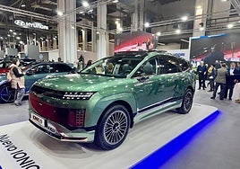 El IONIQ 9 se puede elegir en tres versiones con un precio inicial de 65.600 euros.