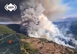 Ibias, amenazada por el fuego «que más rápido avanza» desde el inicio de la oleada de incendios en Asturias