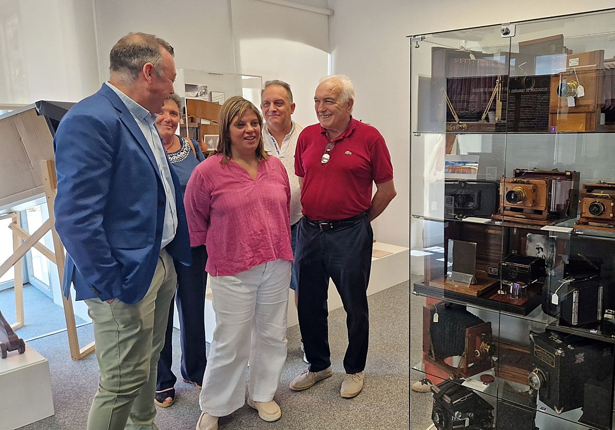 José Luis Trabanco, María Díaz, José Ramón Menéndez García y Juan Álvarez Granda, con Gimena Llamedo.