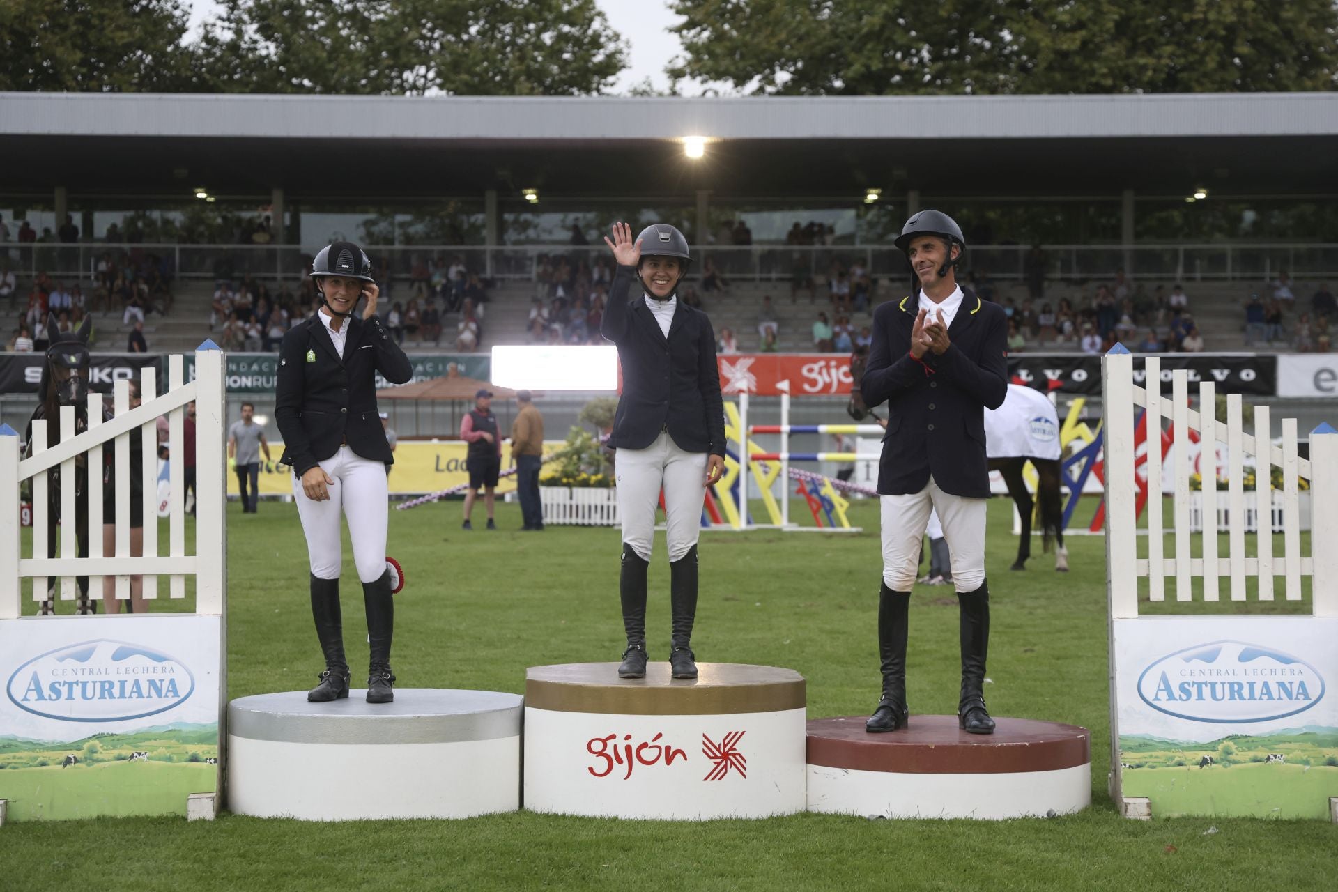 Las fotos que deja el primer día del Hípico en Gijón