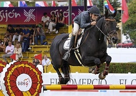 El jinete gijonés hizo un recorrido perfecto a lomos de 'Uthope de la Roque'.