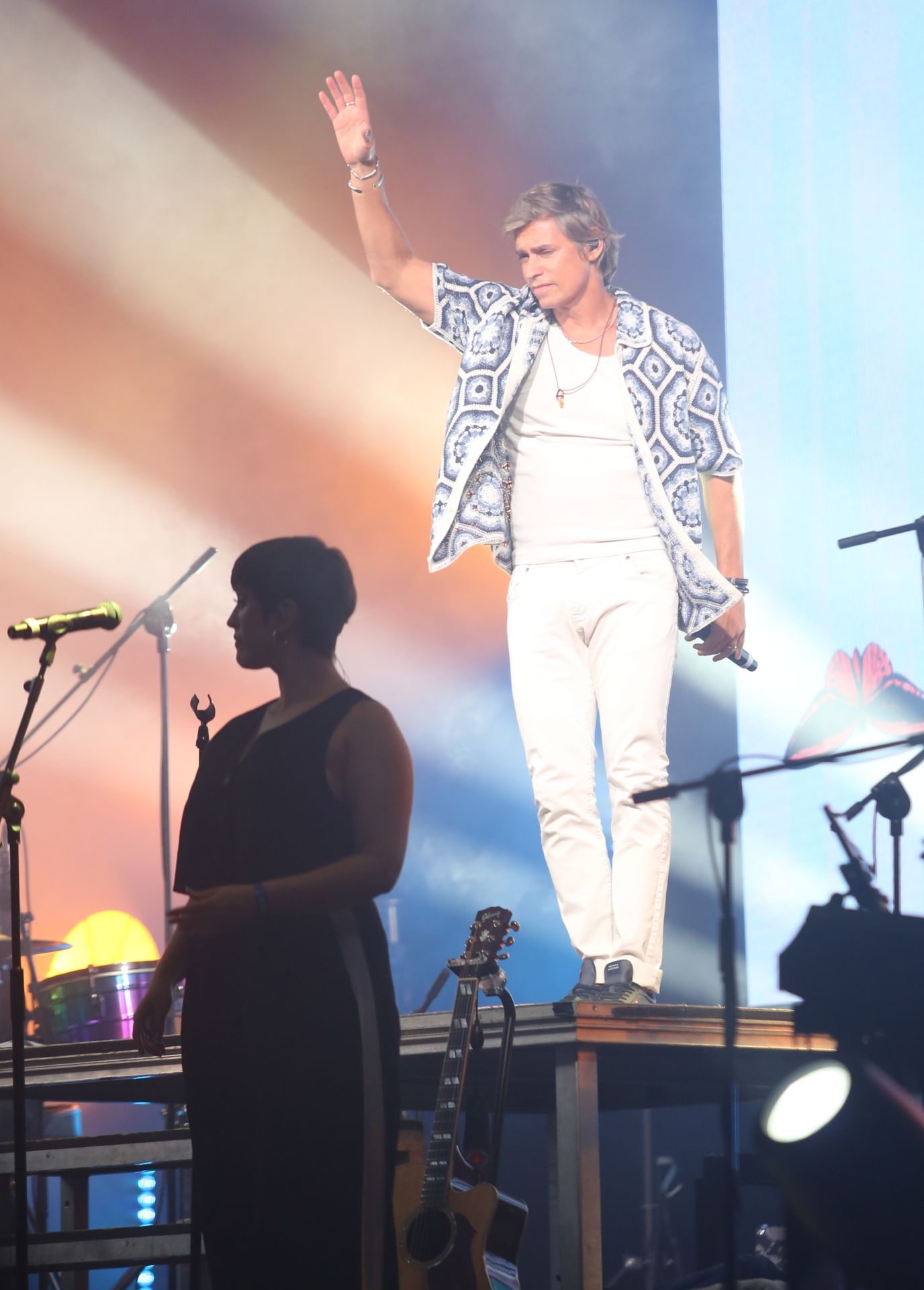 La recompensa de una larga espera: las mejores fotos del concierto de Carlos Baute en Avilés