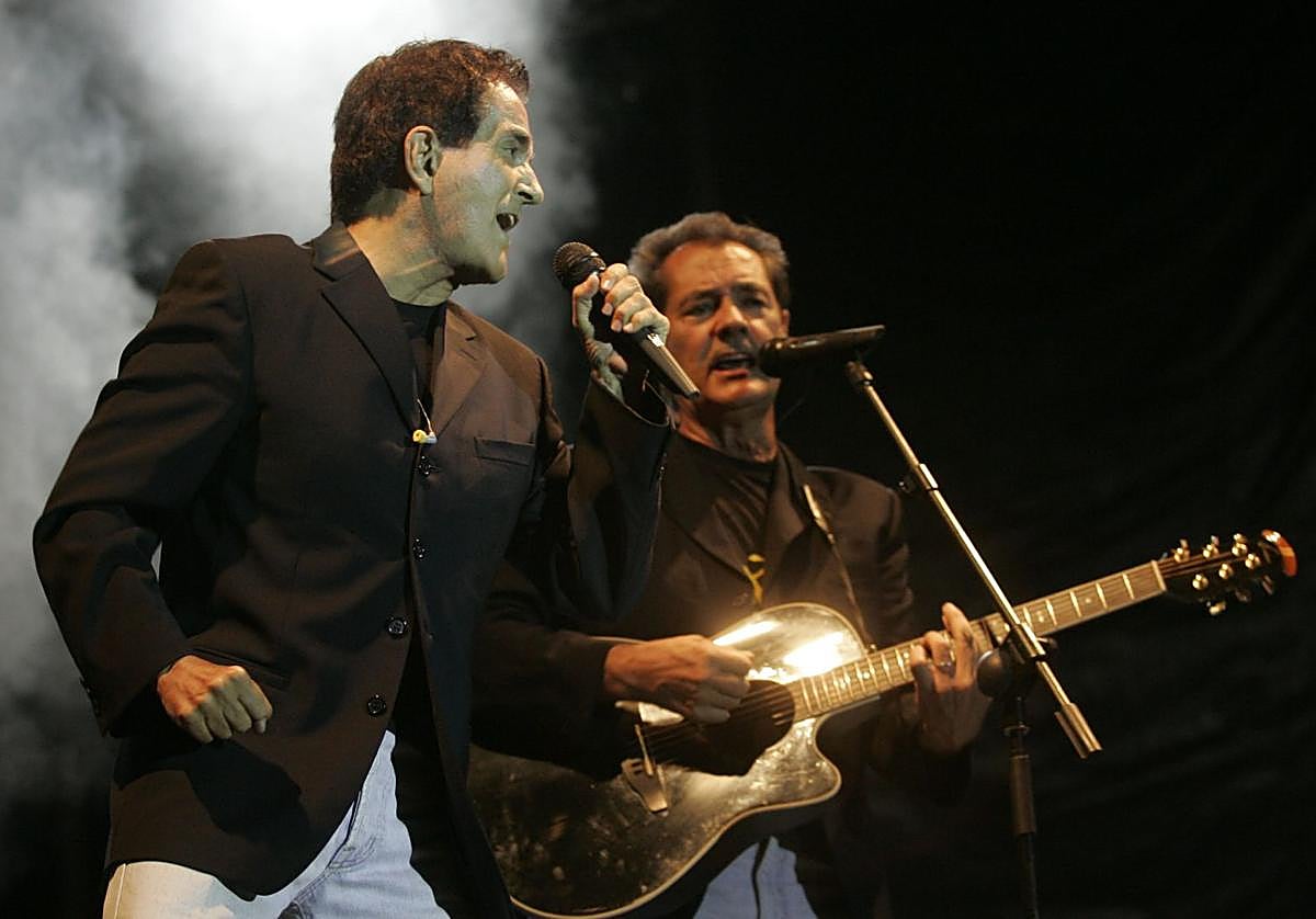 Concierto del Dúo Dinámico en la playa de Poniente de Gijón en 2007.