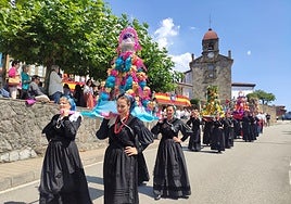 Procesión de ramos de las fiestas del Carmen de Torazo.