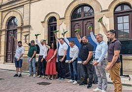 La consejera de Cultura, el director general de Reto Demográfico y los alcaldes de la Comarca de la Sidra