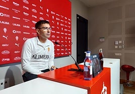 Asier Garitano, este mediodía, en el inicio de la rueda de prensa.