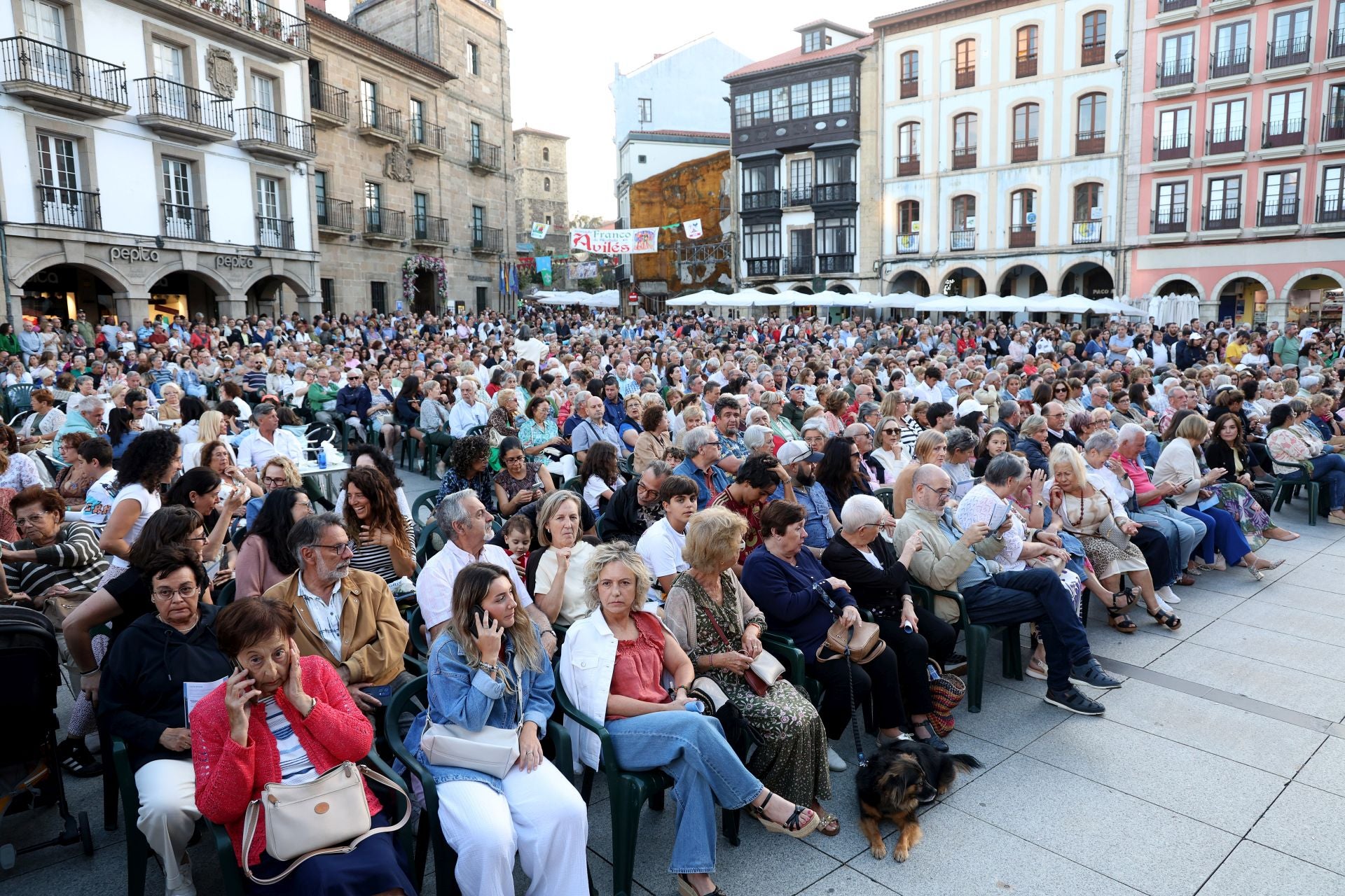 La Carroza del Teatro Real arrasa en Avilés
