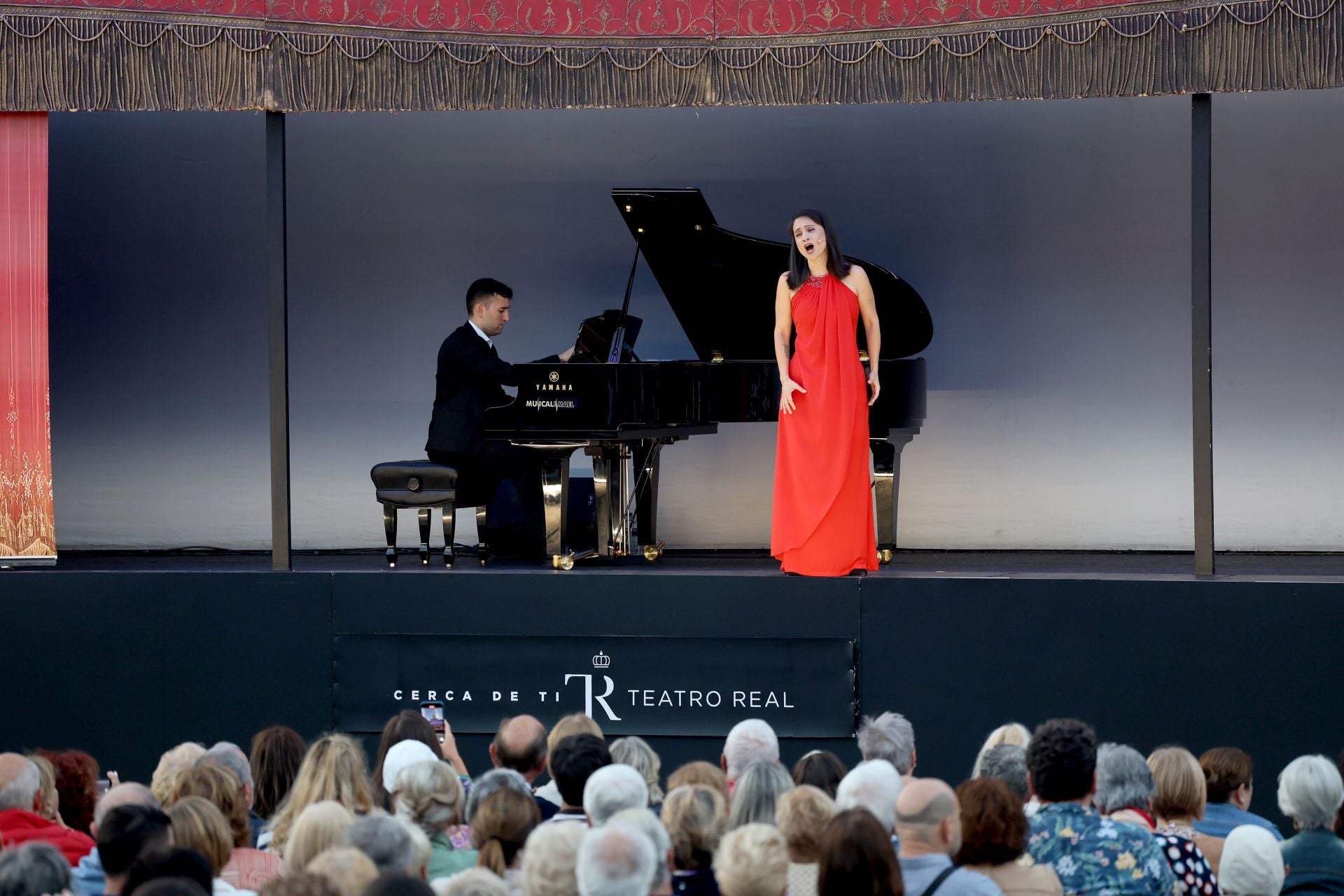 La Carroza del Teatro Real arrasa en Avilés