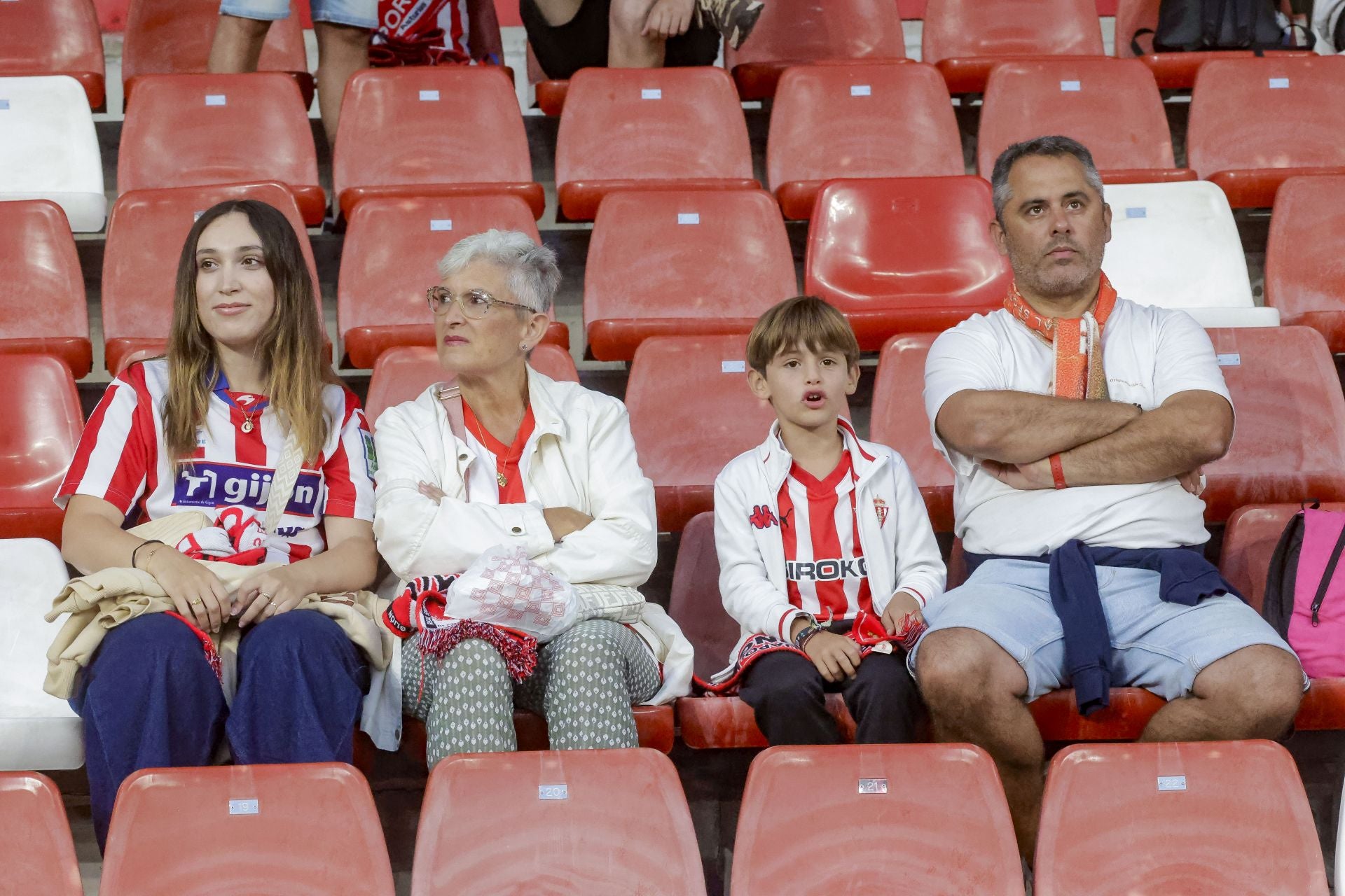 ¿Estuviste en el Sporting de Gijón - Cultural Leonesa? ¡Búscate!