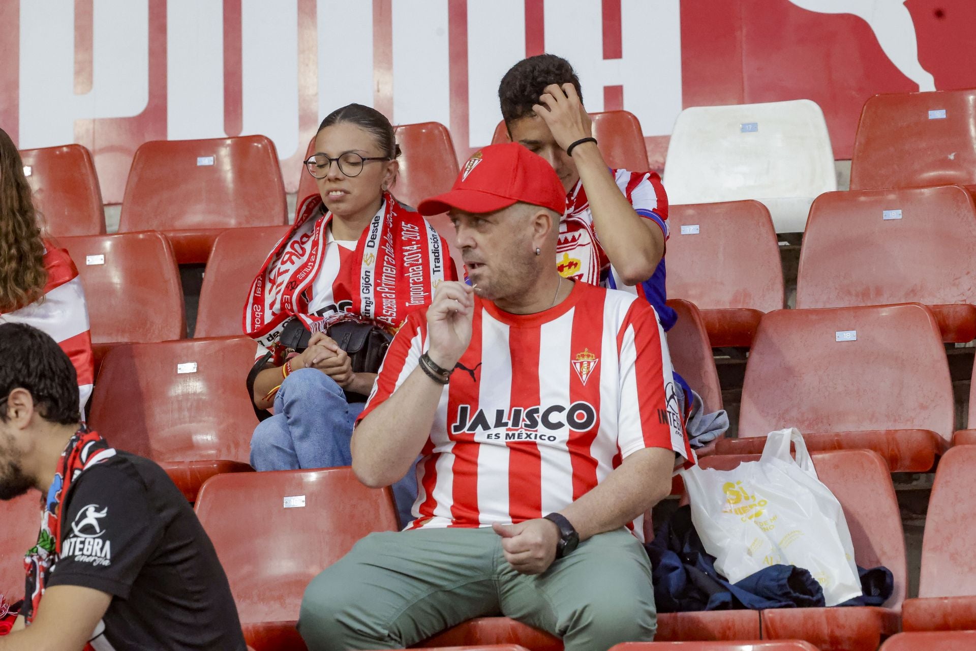 ¿Estuviste en el Sporting de Gijón - Cultural Leonesa? ¡Búscate!