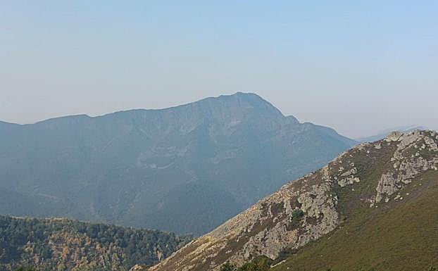 Vistas al Ferreirúa desde el collado La Expriecha.