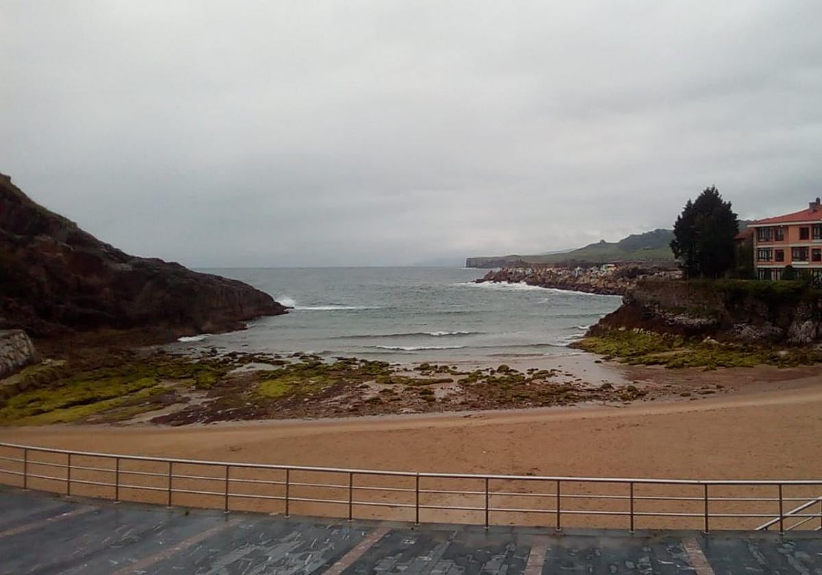 Playa de El Sablón en el concejo de Llanes.