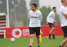 Asier Garitano, durante un entrenamiento en Mareo.