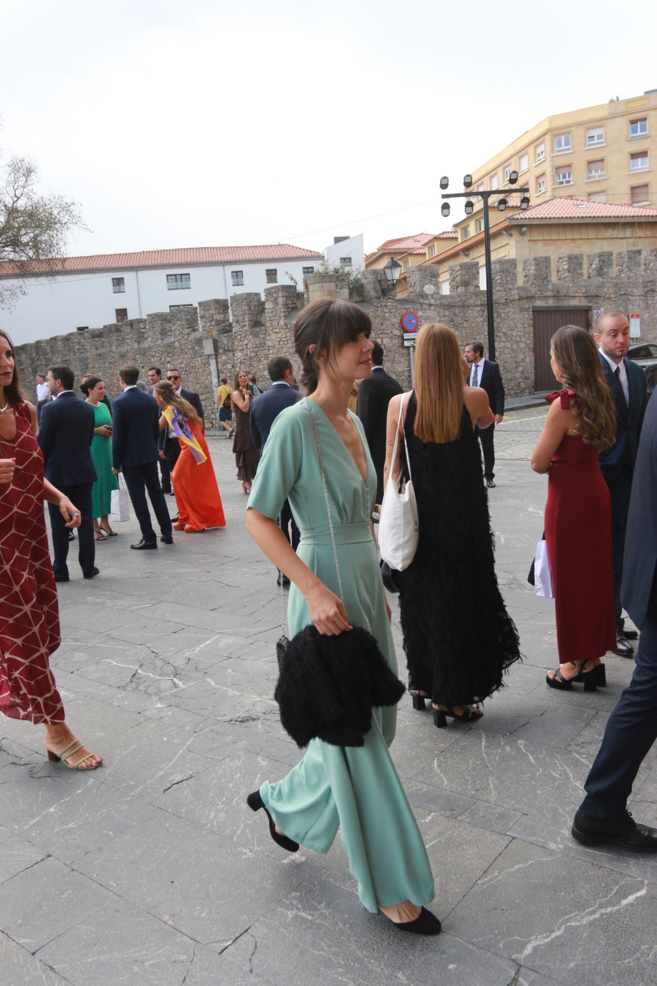 Los invitados a la boda en Gijón de Corín Castro y Javier Barreiro